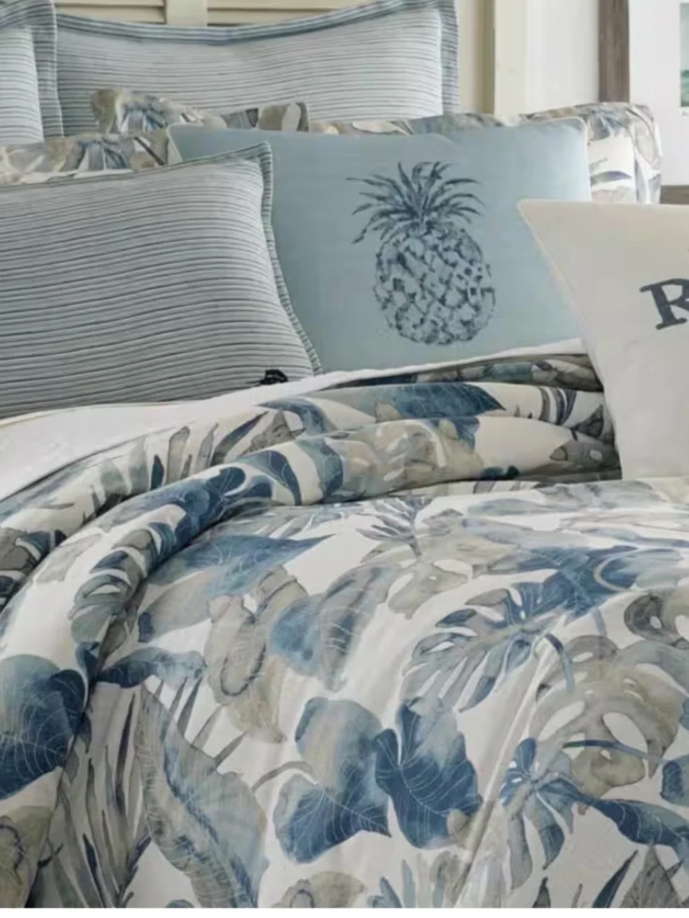 Raw Coast 4-Piece Medium Blue Botanical Cotton Queen Comforter Set NWT